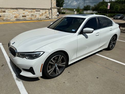 Used 2021 BMW 330i Sedan w/ Convenience Package RWD image 9
