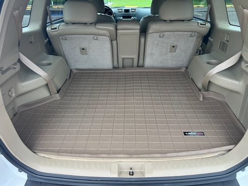 Used 2012 Toyota Highlander FWD w/ Tech Pkg image 27