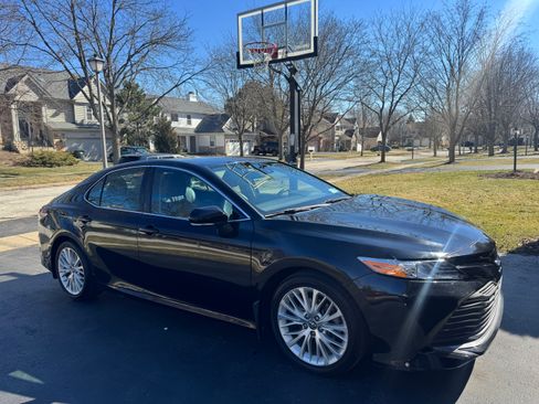 Used 2020 Toyota Camry XLE image 5