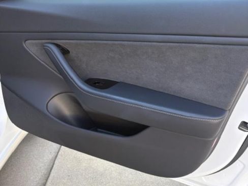 Used 2019 Tesla Model 3 Standard Range Plus image 31