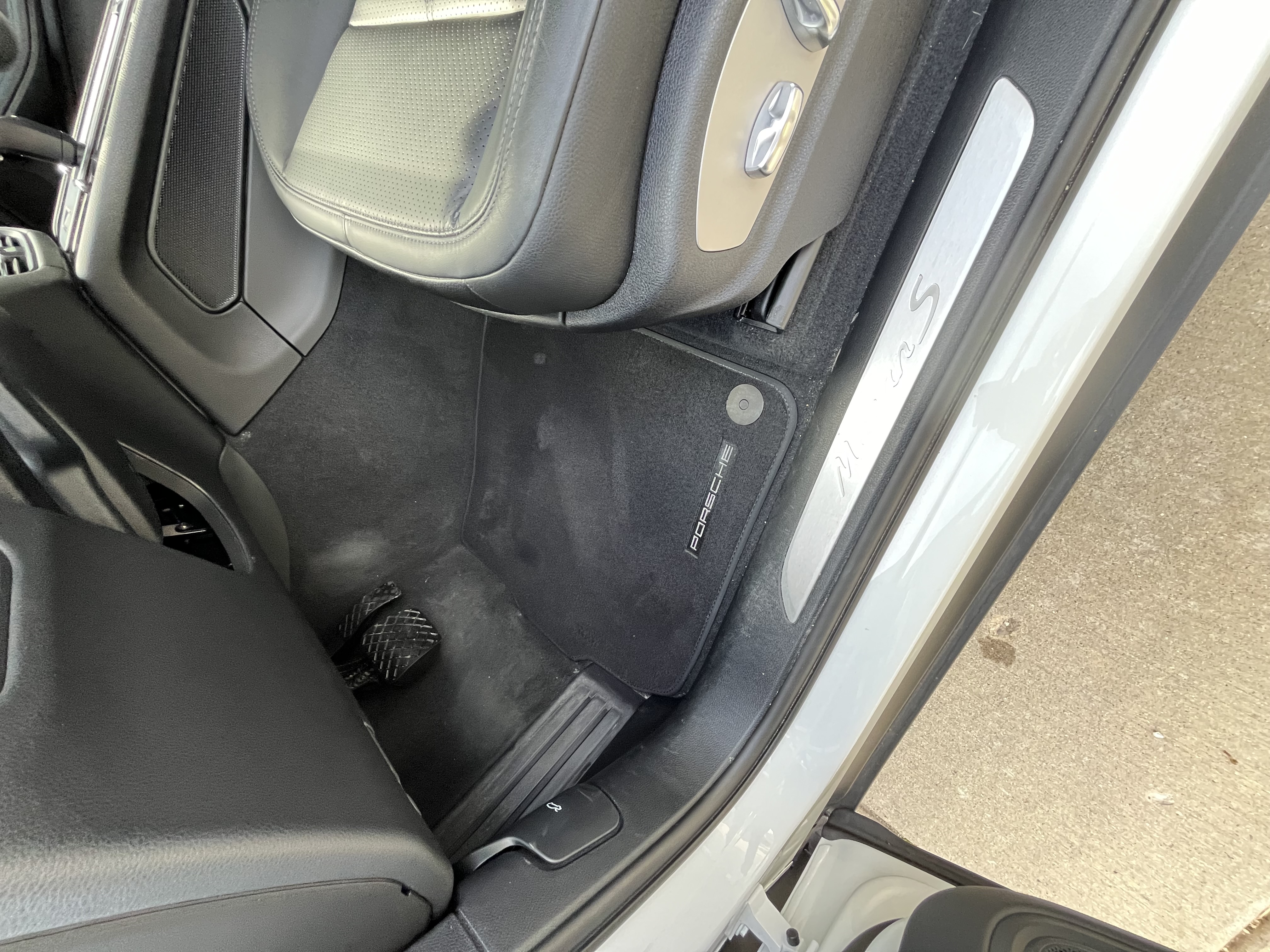 Used 2025 Porsche Macan S AWD/4WD image 11