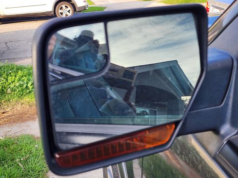 Used 2016 Ford Expedition EL XLT image 18