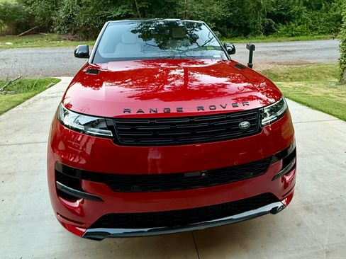 Used 2025 Land Rover Range Rover Sport Dynamic SE AWD/4WD image 5