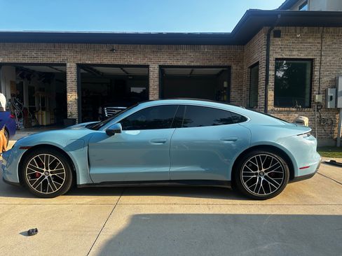 Used 2021 Porsche Taycan 4S image 10