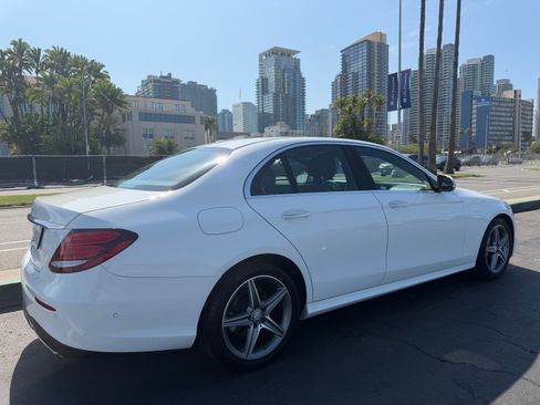 Used 2017 Mercedes-Benz E 300 image 4