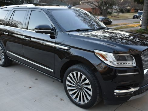 Used 2019 Lincoln Navigator L Reserve image 28