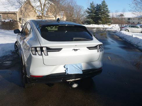 Used 2023 Ford Mustang Mach-E Premium image 15