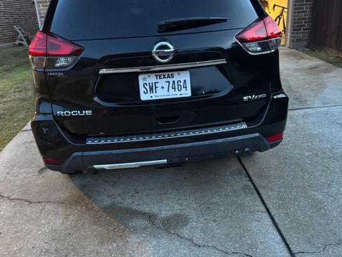 Used 2017 Nissan Rogue SV image 9