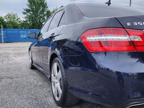 Used 2010 Mercedes-Benz E 350 4MATIC Sedan image 10