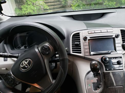 Used 2015 Toyota Venza LE image 8