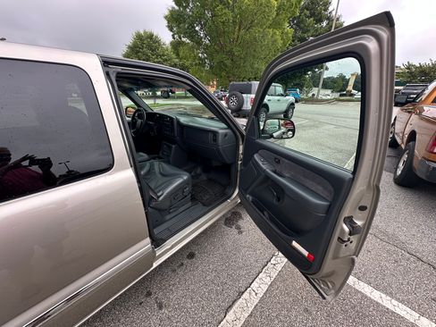 Used 2002 GMC Sierra 1500 2WD Extended Cab w/ SLT Marketing Option Pkg image 12