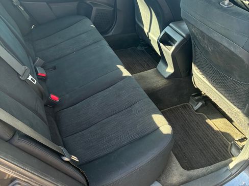 Used 2013 Subaru Legacy 2.5i Premium w/ All-Weather Pkg + Moonroof AWD/4WD image 9