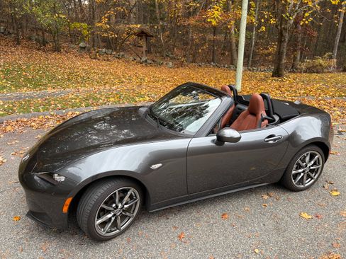 Used 2023 MAZDA MX-5 Miata Grand Touring image 11