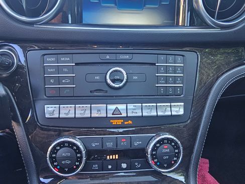 Used 2019 Mercedes-Benz SL 550 image 12