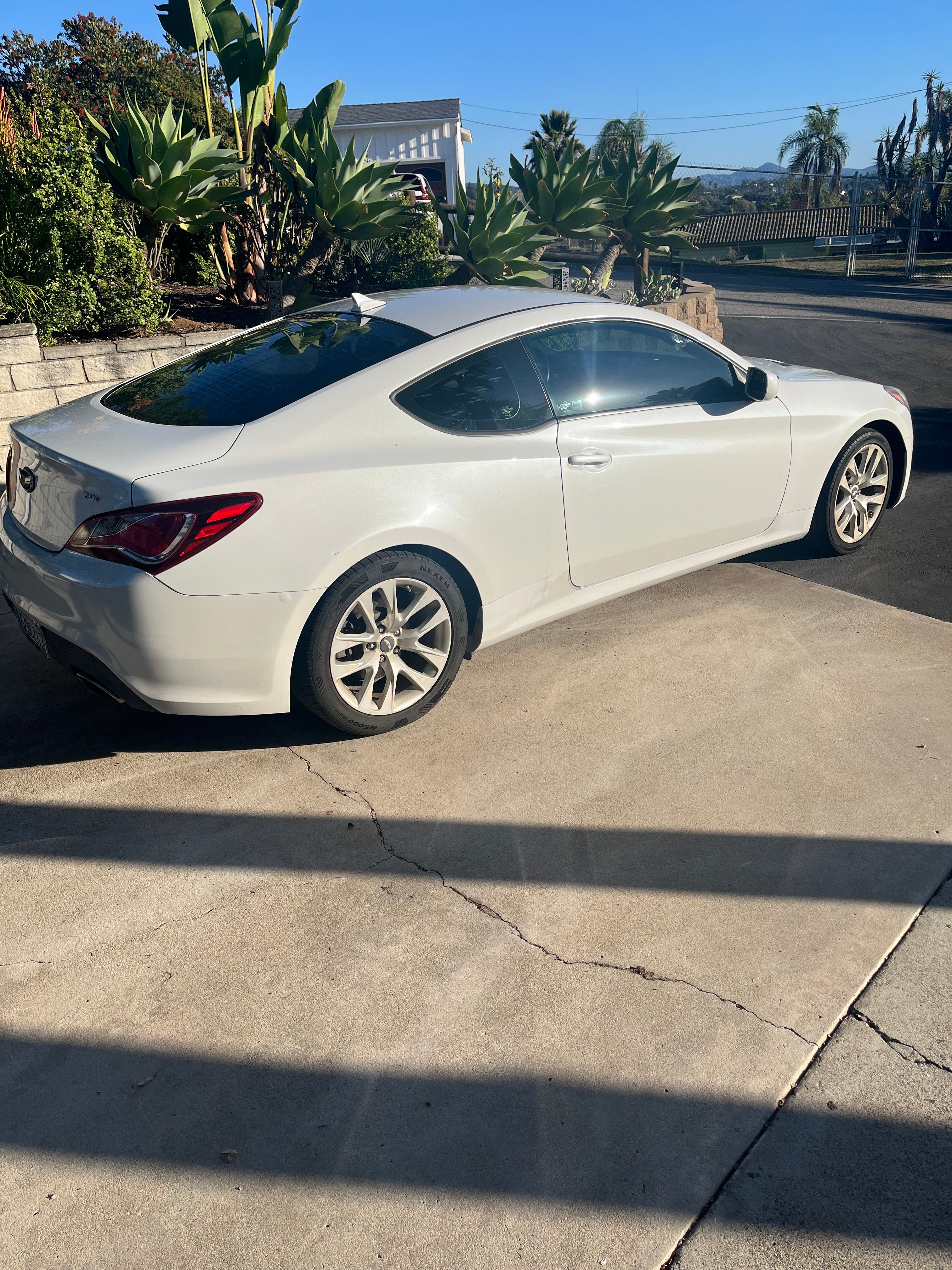 Used 2013 Hyundai Genesis 2.0T RWD image 5