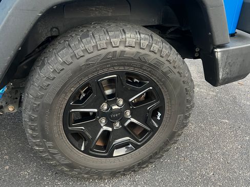 Used 2016 Jeep Wrangler Sport image 12