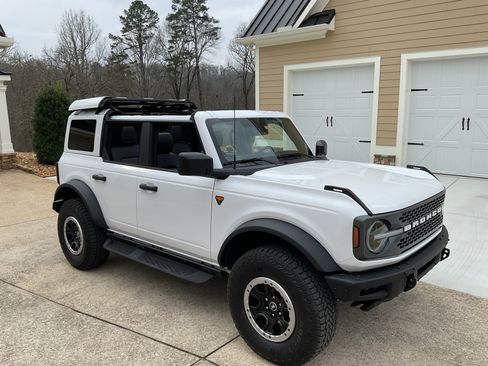 Used 2025 Ford Bronco Badlands w/ Sasquatch Package image 2