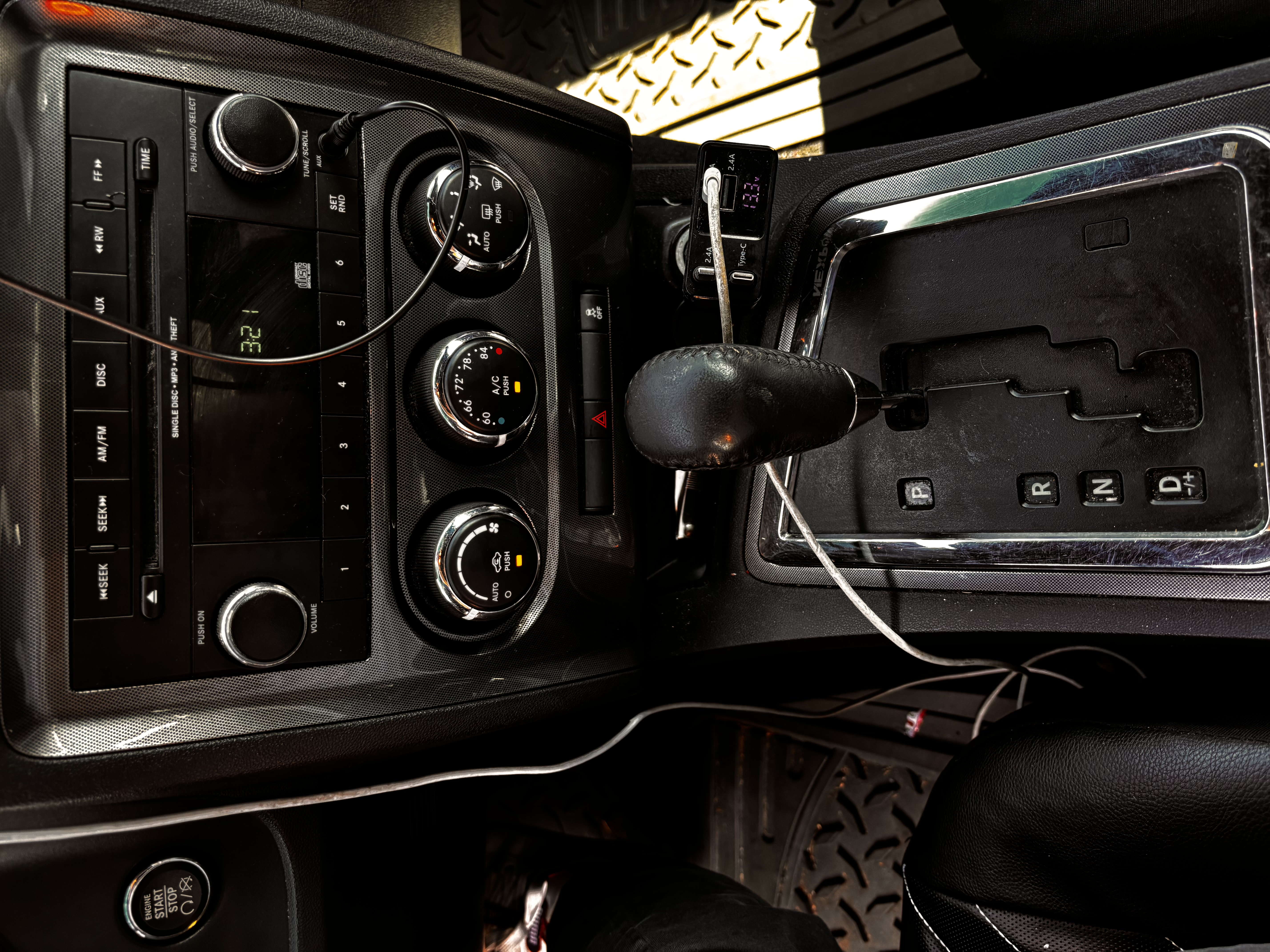 Used 2013 Dodge Challenger SXT RWD image 10
