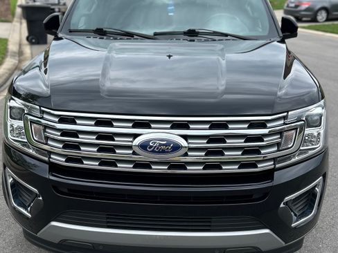 Used 2021 Ford Expedition Max Limited RWD image 2