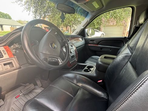 Used 2010 Chevrolet Tahoe LT RWD image 9