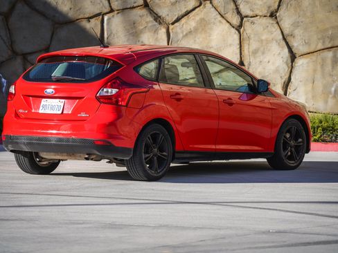 Used 2013 Ford Focus SE image 9