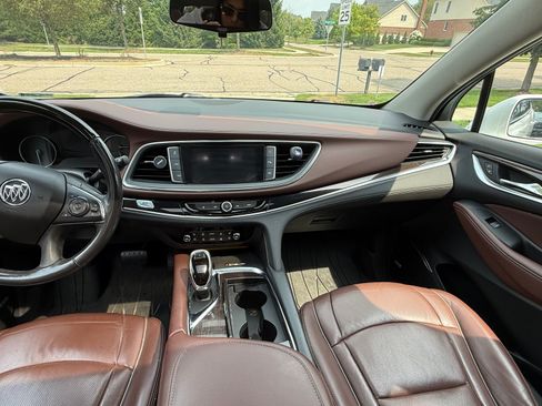 Used 2018 Buick Enclave Avenir w/ Avenir Technology Package AWD/4WD image 15