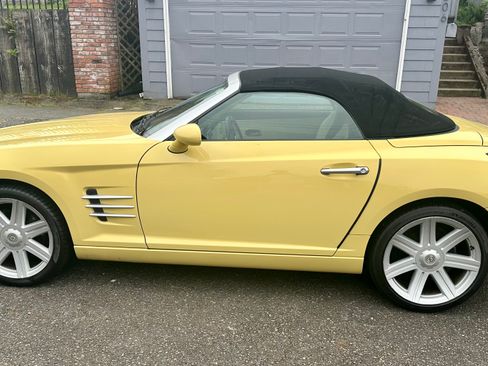 Used 2005 Chrysler Crossfire Limited RWD image 5