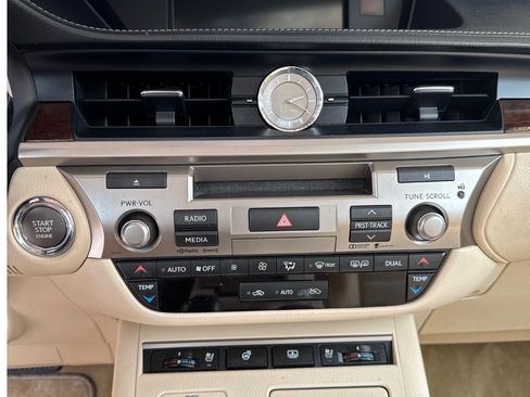 Used 2015 Lexus ES 350 w/ Luxury Package image 8