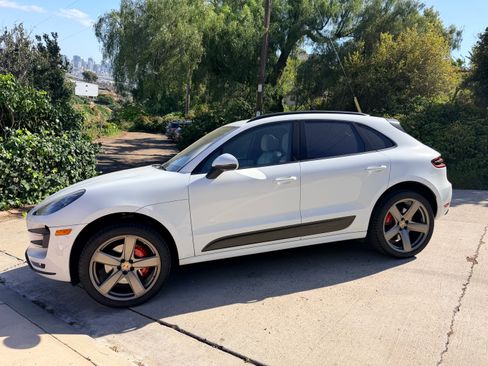 Used 2015 Porsche Macan Turbo AWD/4WD image 6