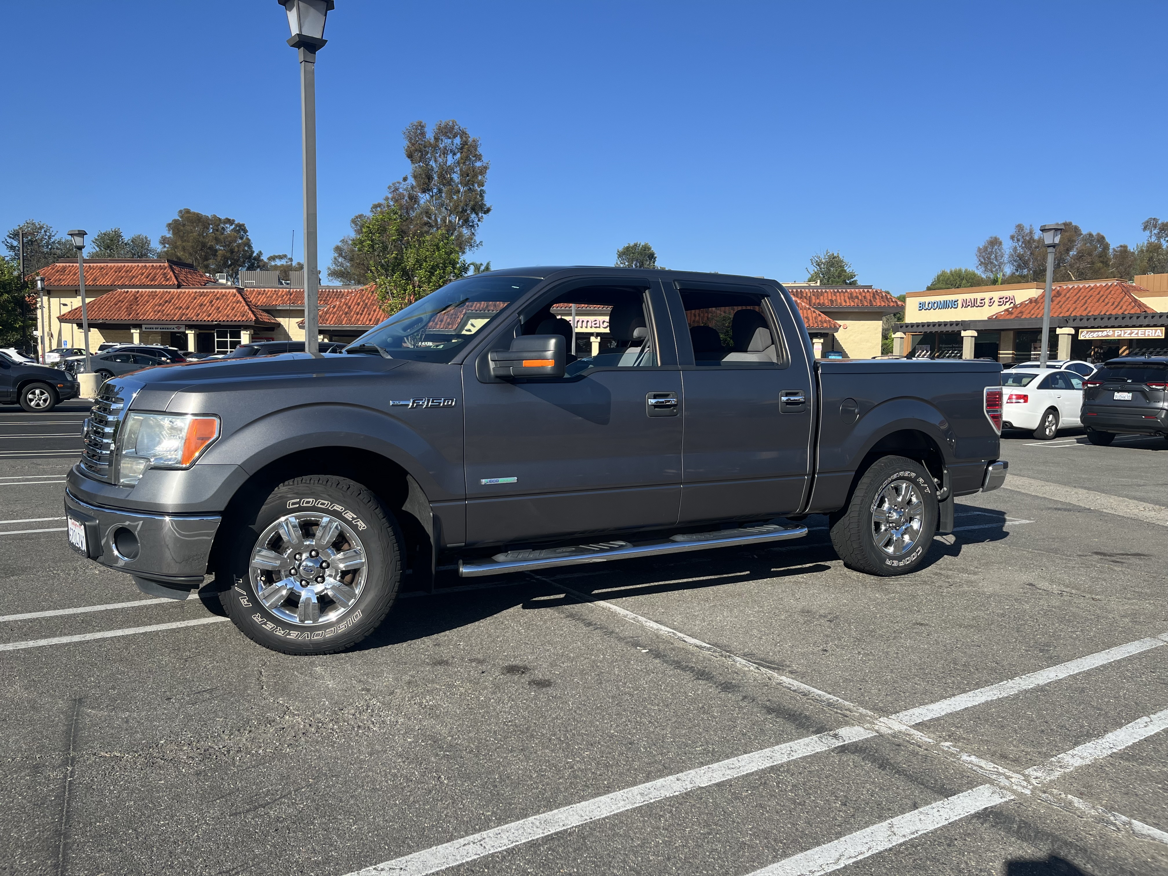 Used 2012 Ford F150 XLT w/ XLT Chrome Pkg RWD image 2