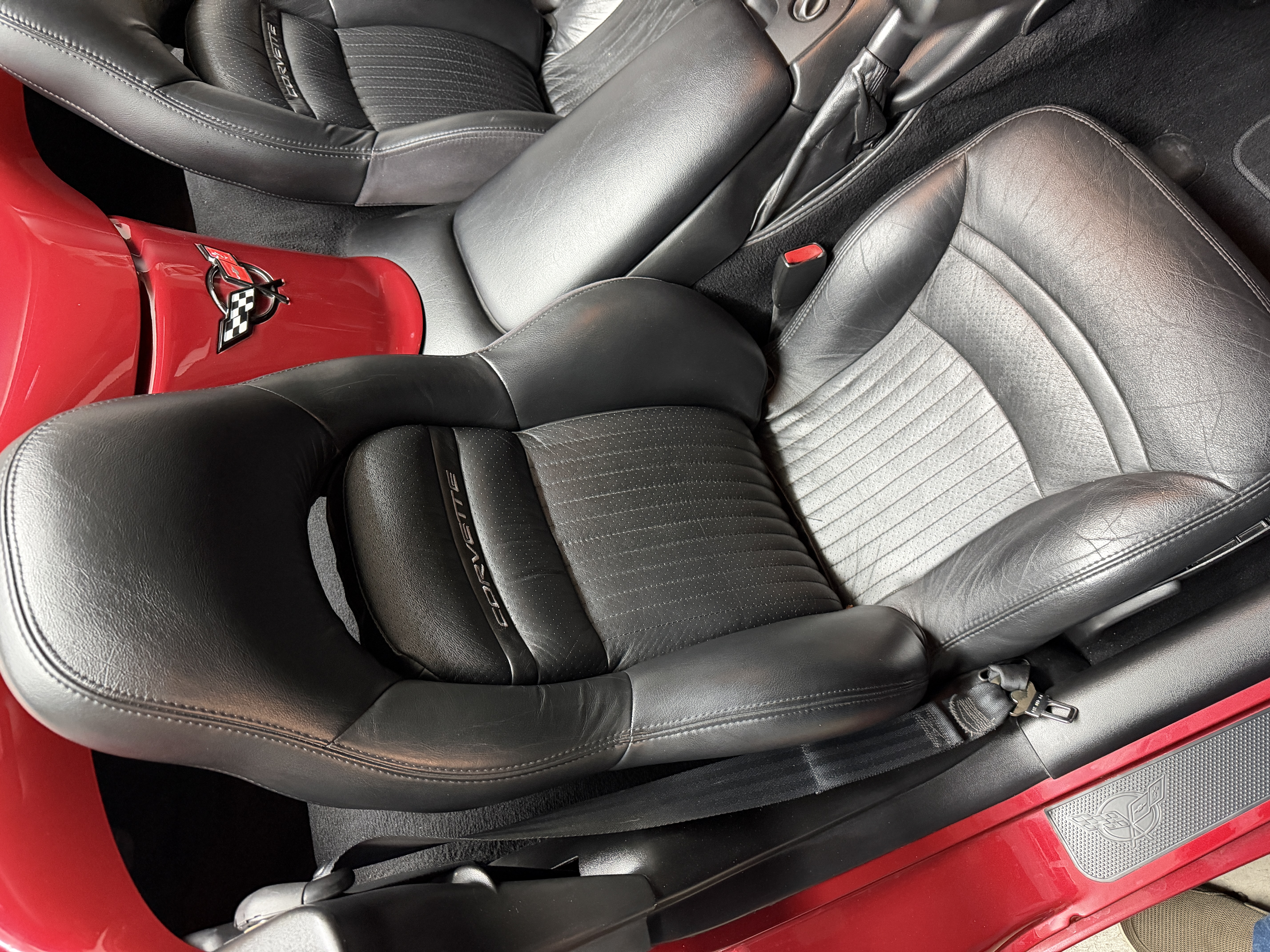 Used 2000 Chevrolet Corvette Convertible w/ Memory Pkg RWD image 11