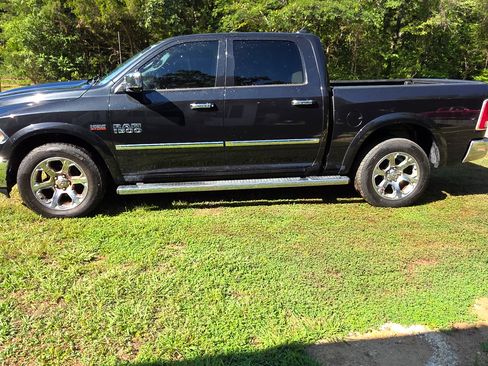 Used 2015 RAM 1500 Laramie w/ Convenience Group image 21