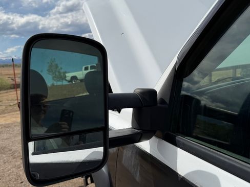 Used 2005 Chevrolet Silverado 2500 W/T w/ Snow Plow Prep Package AWD/4WD image 13