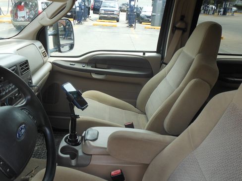 Used 2003 Ford F250 XLT AWD/4WD image 11