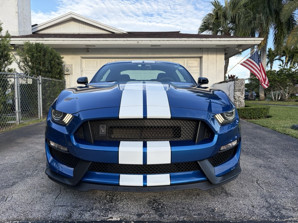 Used 2018 Ford Mustang Shelby GT350 w/ Convenience Package RWD image 4