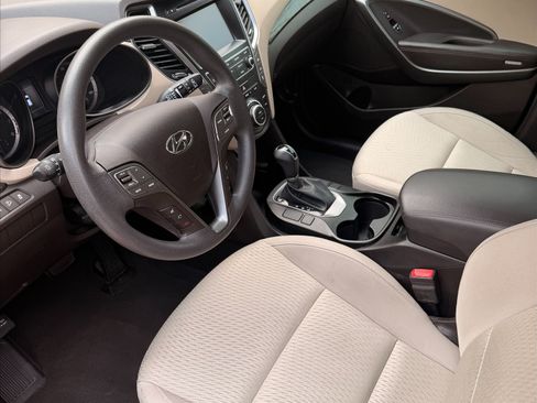 Used 2018 Hyundai Santa Fe SE AWD/4WD image 15