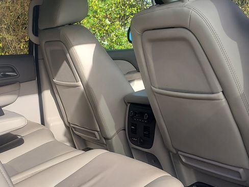 Used 2010 Chevrolet Avalanche LTZ image 5