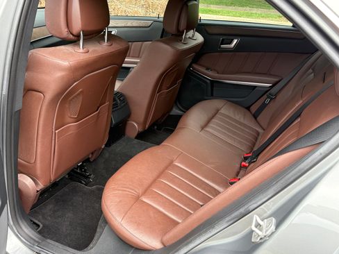 Used 2014 Mercedes-Benz E 350 4MATIC Sedan image 18
