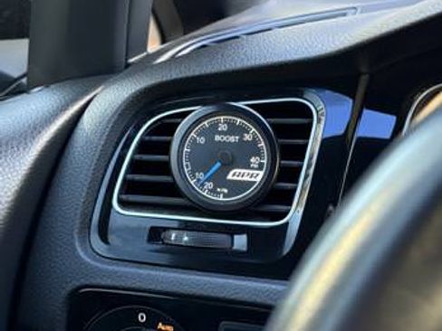 Used 2018 Volkswagen Golf 4-Door image 17