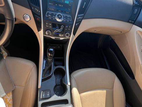 Used 2011 Hyundai Sonata Limited w/ Navigation Pkg 5 FWD image 9