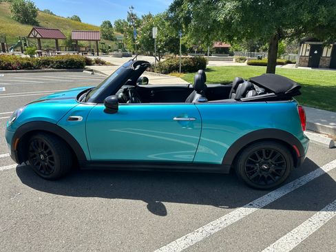 Used 2016 MINI Cooper Convertible image 14