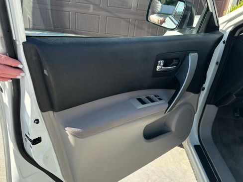 Used 2013 Nissan Rogue S w/ Special Edition Pkg FWD image 5