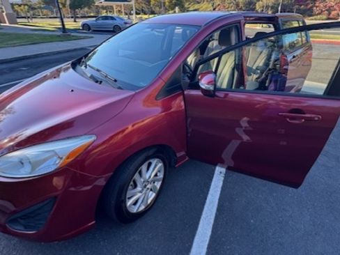 Used 2015 MAZDA MAZDA5 Sport image 12