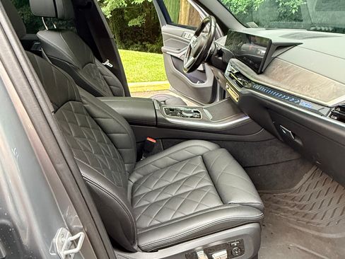 Used 2024 BMW X5 xDrive40i w/ M Sport Package AWD/4WD image 14