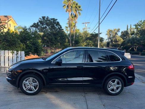 Used 2014 Porsche Cayenne S AWD/4WD image 2