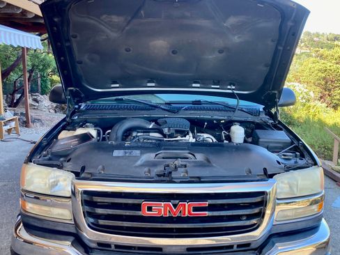 Used 2004 GMC Sierra 2500 SLE w/ Heavy-Duty Power Package AWD/4WD image 19