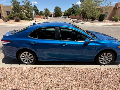 Used 2019 Toyota Camry LE FWD image 8