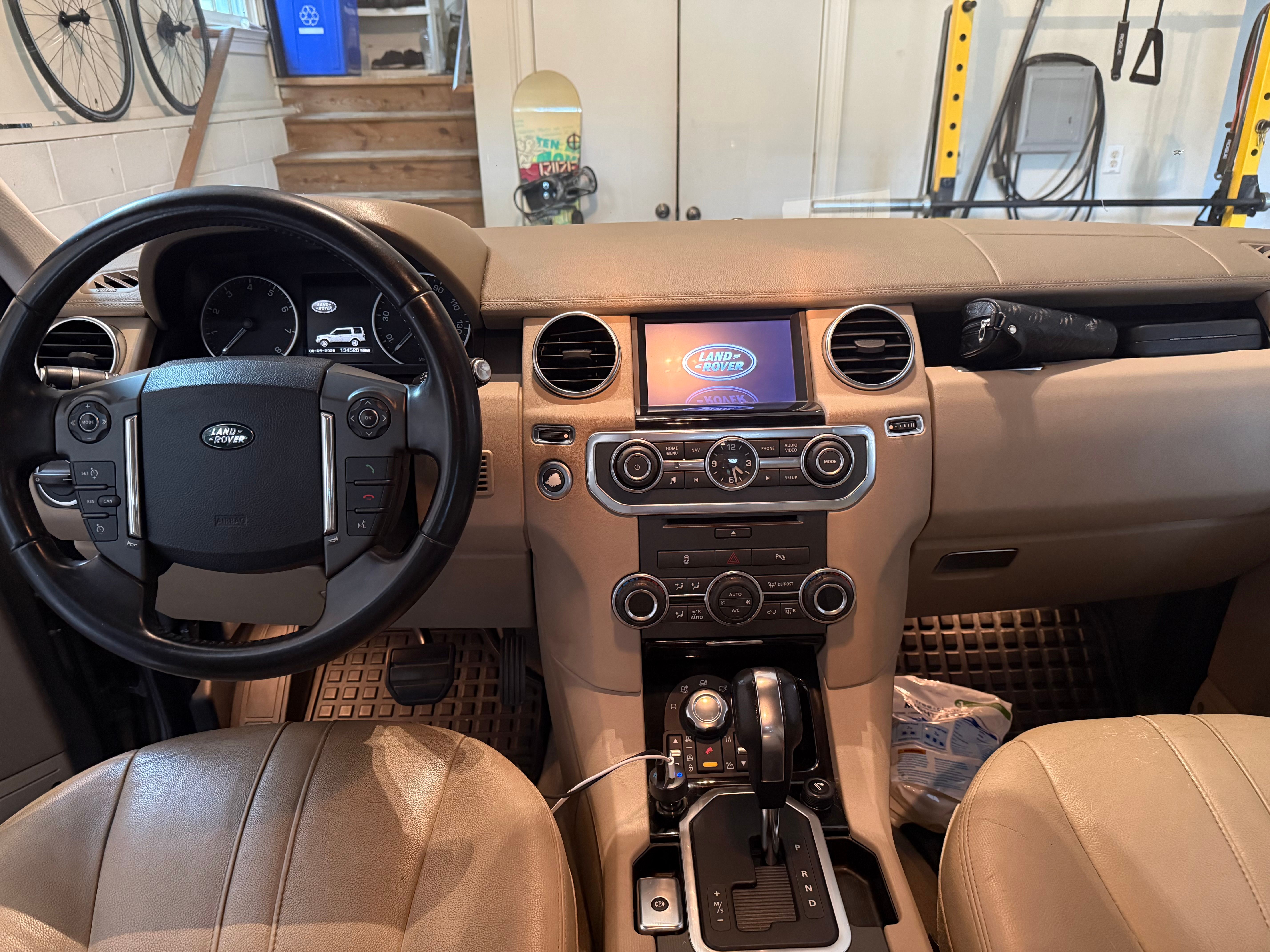 Used 2012 Land Rover LR4 HSE w/ HSE Pkg AWD/4WD image 6