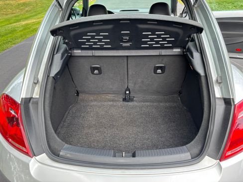 Used 2013 Volkswagen Beetle 2.5 FWD image 12