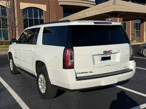 Used 2018 GMC Yukon XL SLT w/ Open Road Package image 5